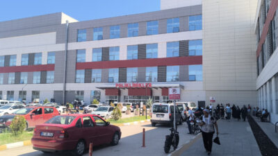 Osmaniye Eğitim ve Araştırma Hastanesi’nde vatandaşlar, poliklinik randevusu almakta yaşadıkları