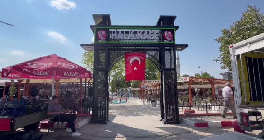 Edirne’nin Lalapaşa ilçesinde belediye tarafından hizmete açılan Halk Kafe, uygun