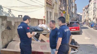 Edremit Belediyesi Zabıta Müdürlüğü ekipleri, moloz, eski ev eşyası ve