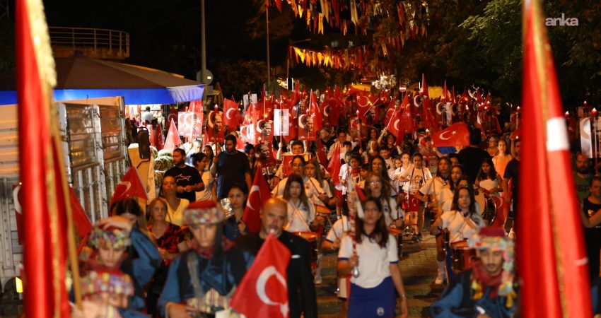 Efes Selçuk’ta 30 Ağustos Zafer Bayramı, fener alayı ve Eliz