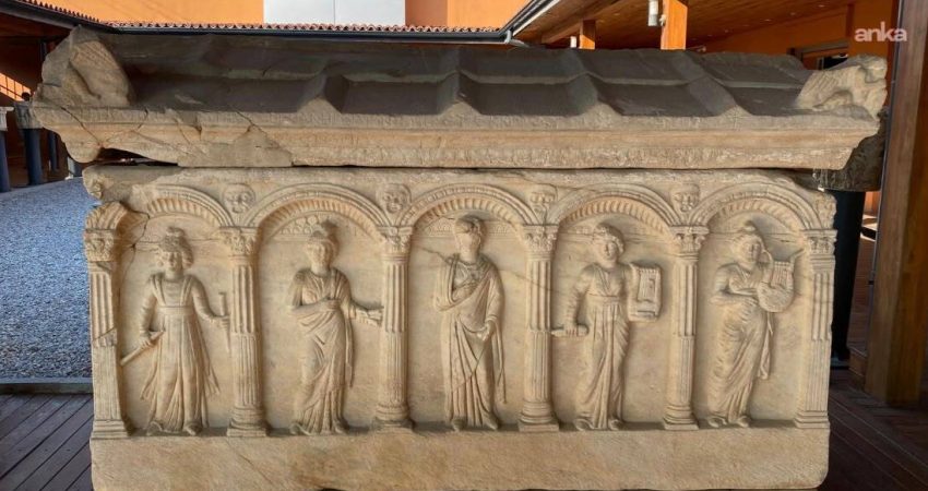 EGEÇEP’ten Efes Karşılama Merkezi inşaatı hakkında suç duyurusu Ege Çevre ve Kültür Platformu (EGEÇEP), Efes Karşılama Merkezi inşaatında