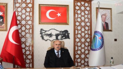Şenkaya Belediye Başkanı Görbil Özcan, CHP'den istifa ettiğini açıkladı. Bu