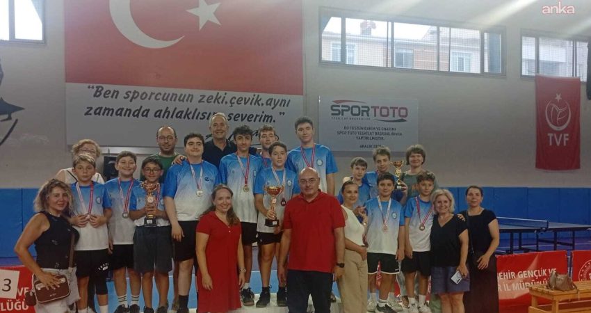 Eskişehir'de düzenlenen Kulüpler Arası Gençler İl Birinciliği müsabakalarında, Eskişehir Büyükşehir