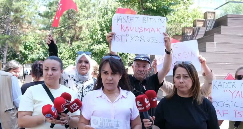 Eskişehir'de Yediler Parkı'nda bir araya gelen mahkum yakınları, "Biz suç