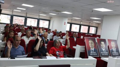 Çankaya Belediye Meclisi'nin Ağustos ayı toplantısına bazı meclis üyeleri, tutuklu