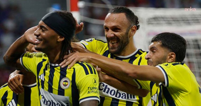 Fenerbahçe, Lyon’u 2-1 yenerek Şampiyonlar Ligi’ne yükseldi Fenerbahçe, UEFA Şampiyonlar Ligi play-off turu rövanşında Fransa temsilcisi Olimpik