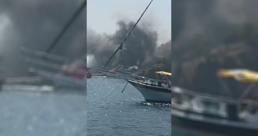 Muğla’nın Fethiye ilçesinde gezi teknesinde çıkan yangın paniğe neden oldu.