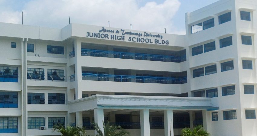 Filipinler’in güneyindeki Zamboanga kentinde özel bir lisede düzenlenen silahlı saldırıda