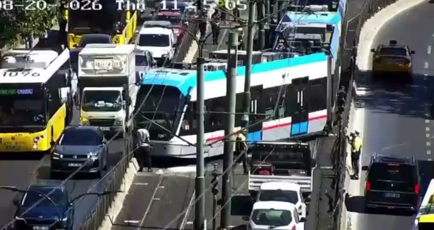 T1 Kabataş- Bağcılar Hattı’nda sefer yapan tramvay Fındıklı İstasyonu yakınında