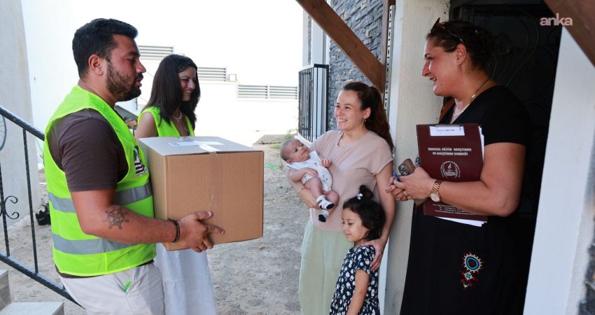 Foça Belediyesi, “Hoş Geldin Bebek Paketi” desteği kapsamında, ilçe sınırlarında