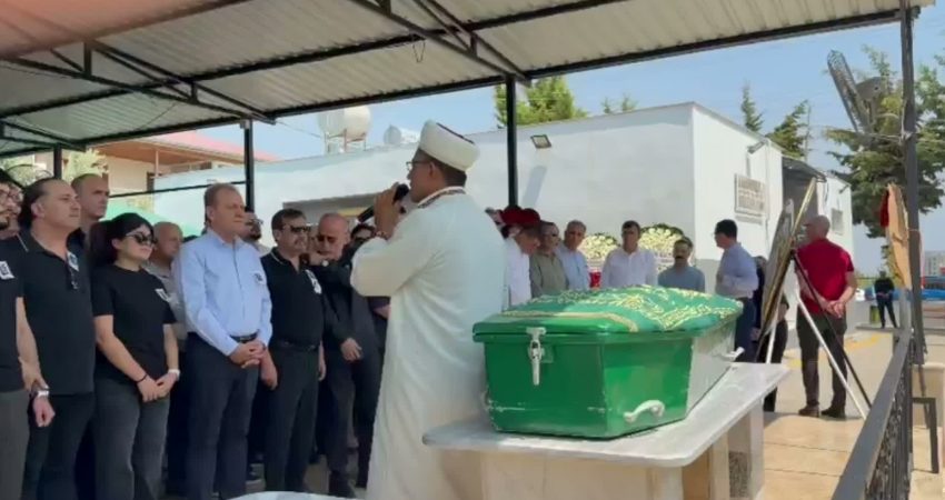 Mersin'de tedavisi gördüğü hastanede 49 yaşında hayatını kaybeden gazeteci Duygu