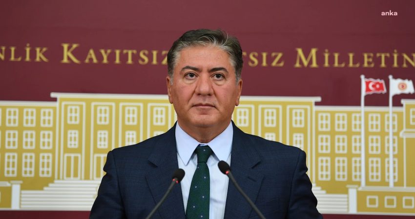 Gaziler Güvenpark’tan çıkarıldı… Murat Emir: “Vefayı unutan bu siyasi akla karşı gazilerimizin ve şehit ailelerimizin yanındayız” YENİ Parti Grup Başkanvekili Murat Emir, er gazi ve şehit