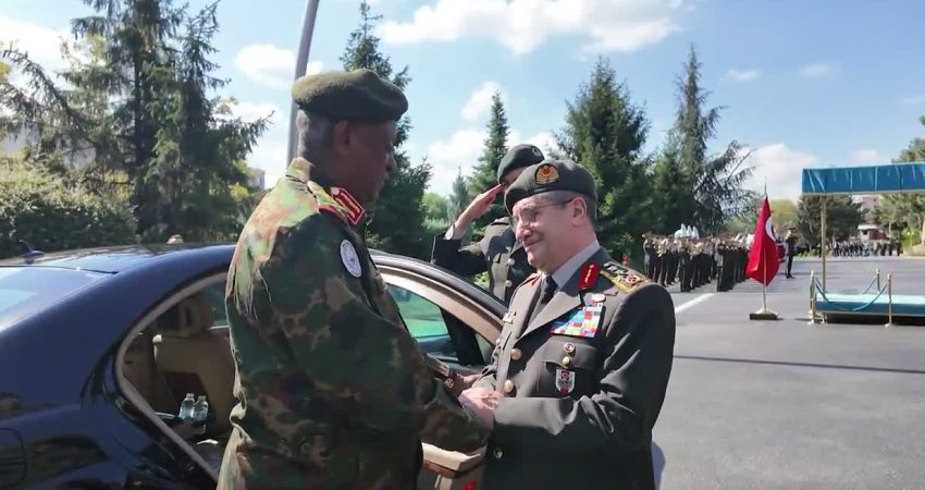 Genelkurmay Başkanı Orgeneral Selçuk Bayraktaroğlu, resmi davetlisi olarak Ankara'ya gelen