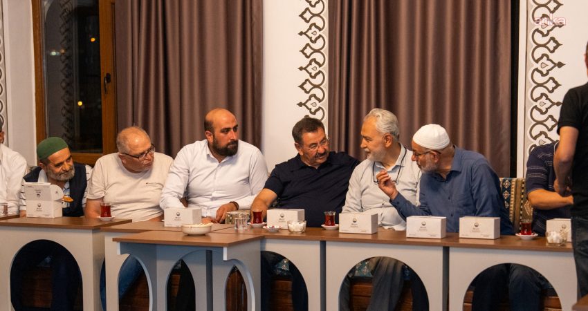 Gölbaşı Belediye Başkanı Odabaşı, Mevlit Kandili programına katıldı Gölbaşı’nda Mevlit Kandili dolayısıyla ilçe genelindeki camilerde program düzenlendi. Belediye