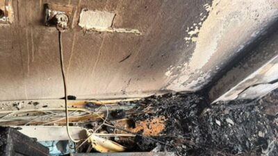 Burdur’un Gölhisar ilçesinde belediye hizmet binasında çıkan yangın, itfaiye ekiplerinin