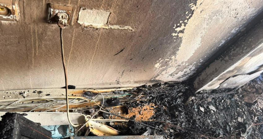 Burdur’un Gölhisar ilçesinde belediye hizmet binasında çıkan yangın, itfaiye ekiplerinin