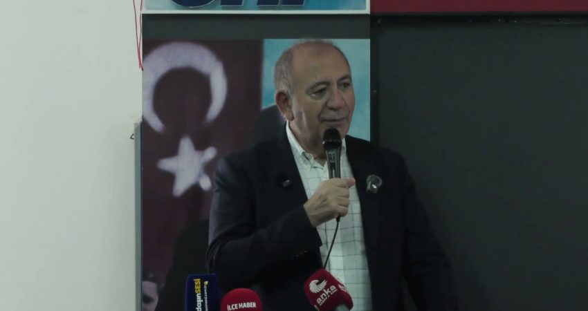 CHP İstanbul İl Başkanı Gürsel Tekin, Sultanbeyli ilçe binasında devir