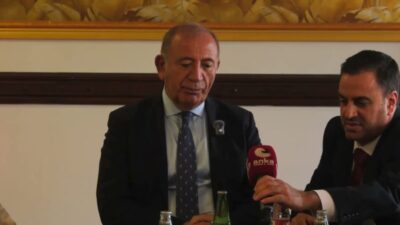 CHP İstanbul İl Başkanı Gürsel Tekin, siyasetin zenginleşme aracına dönüştüğünü