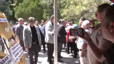 Önceki Eskişehir Büyükşehir Belediyesi Başkanı Yılmaz Büyükerşen'in kardeşi Güzin Büyükerşen, Eskişehir’de