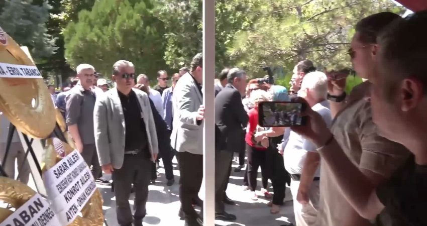 Önceki Eskişehir Büyükşehir Belediyesi Başkanı Yılmaz Büyükerşen'in kardeşi Güzin Büyükerşen, Eskişehir’de