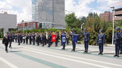 Milli Savunma Bakanı Yaşar Güler, Hava Kuvvetleri Komutanlığında düzenlenen devir