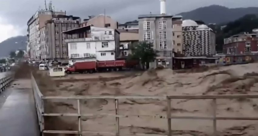 Hopa Belediye Başkanı Utku Cihan, Avrupa Birliği desteğiyle yürütülen CLIMAAX