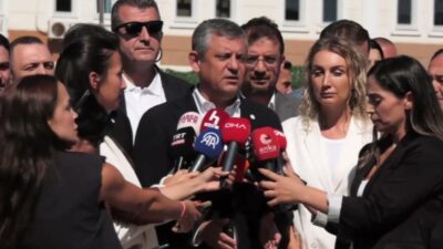 İBB Davası’nın ikinci celsesi… Özgür Özel: “Tarih önünde teessüf ediyorum. Hepimizin haysiyetini ve hukukunu milletimize emanet ediyorum” YENİ Parti Genel Başkanı Özgür Özel, İBB Davası’nın ikinci celsesi