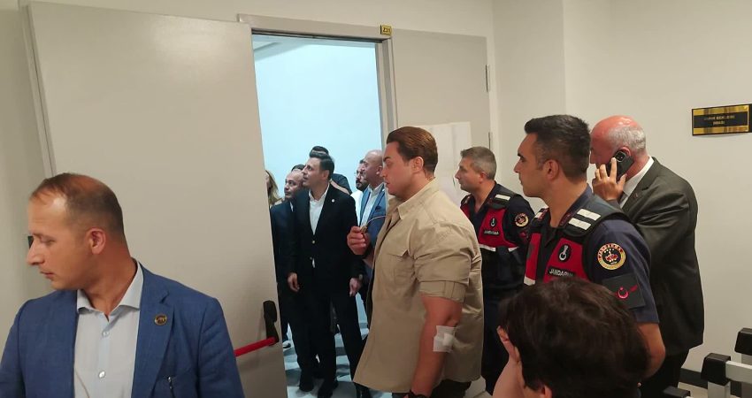 YENİ Parti Genel Başkanı Özgür Özel, İBB Davası’na verilen aranın ardından