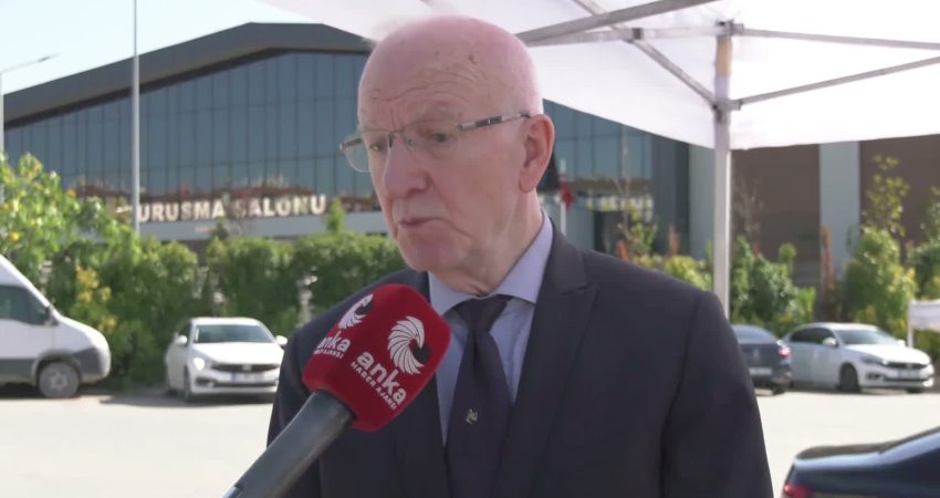 İbrahim Kaboğlu: “Duruşmalar gecenin 12’sine kadar uzuyorsa bu işkencedir” İstanbul Barosu Başkanı Prof. Dr. İbrahim Kaboğlu, İBB Davası’nın Silivri’de