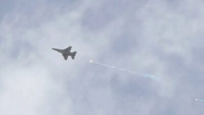 İdlib’deki Ebu Zuhur askeri havaalanına 4 hava saldırısı Suriye'nin İdlib vilayetindeki Ebu Zuhur askeri havaalanının pisti, kimliği henüz