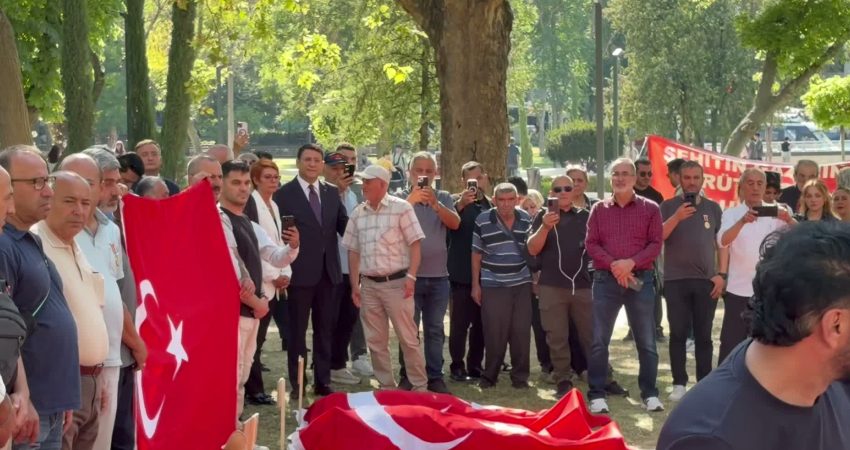 DEVA Partisi Ankara Milletvekili İdris Şahin, Güvenpark'ta eylemlerini sürdüren er