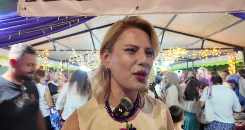 Iğdır’da Karabağ’ın simgesi “Har-ı Bülbül” temalı hediyelik eşyalar sergilendi Iğdır’da Karabağ’ın simgesi Har-ı Bülbül çiçeği temalı hediyelik eşyalar Vali