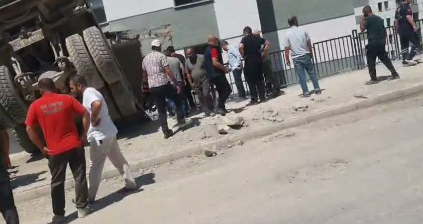 Malatya’nın Yeşilyurt ilçesine bağlı İkizce Mahallesi’nde, freni boşaldığı iddia edilen