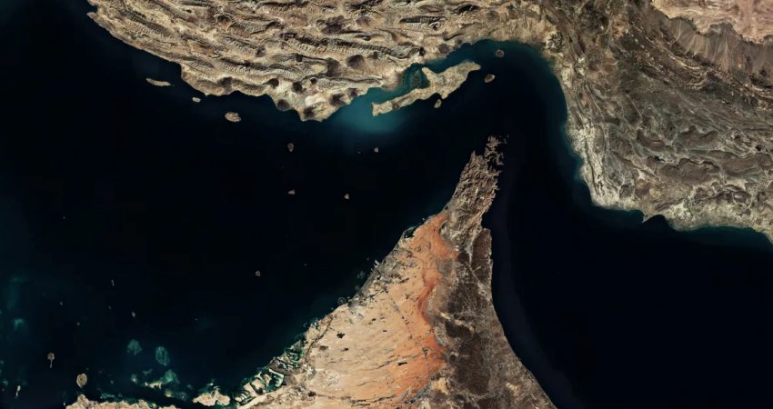 İran, Hürmüz Boğazı'nın geleceğine ilişkin ABD ile doğrudan müzakere yürütüldüğü