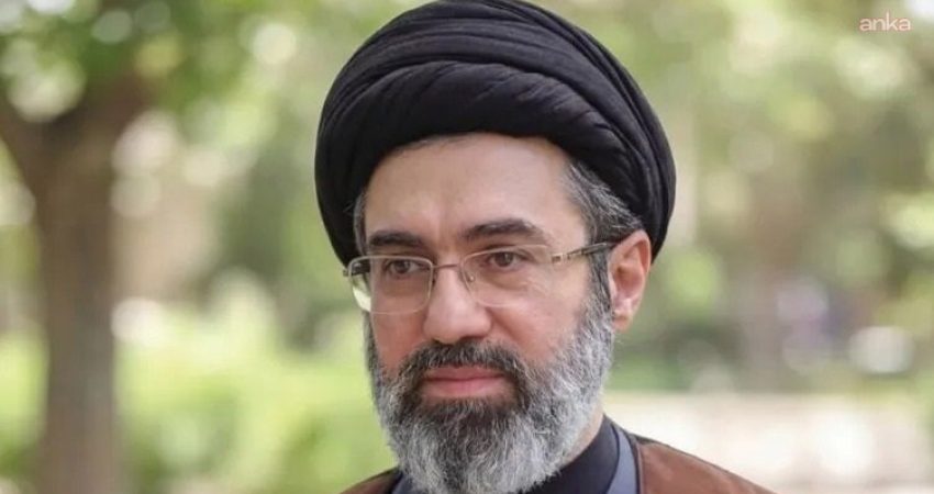 İran Lideri Hamaney’den Körfez ülkelerine çağrı: “Gerçek düşmanınıza karşı koyun” İran’ın dini lideri Mücteba Hamaney, başta Körfez ülkeleri olmak üzere