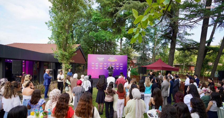 İstanbul Vakfı’ndan üniversiteli genç kadınlara destek: 16 kadın sanatçı Harbiye’de aynı sahnede buluşacak İstanbul Vakfı, üniversite eğitimi için ilk kez İstanbul’a gelen genç