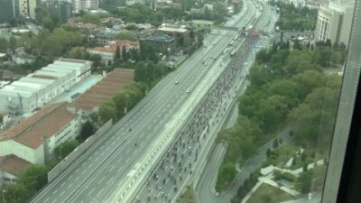 .İstanbul’da motosiklet tutkunları Beşiktaş ve Kadıköy’de kortejler oluşturarak 30 Ağustos