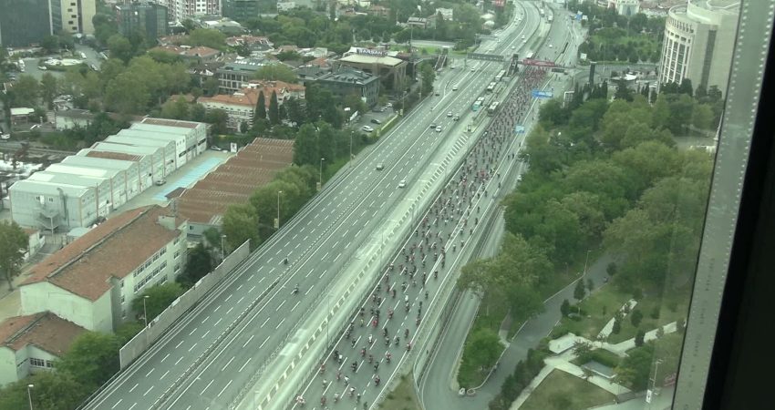 İstanbul’da 30 Ağustos motosiklet kortejleriyle kutlandı .İstanbul’da motosiklet tutkunları Beşiktaş ve Kadıköy’de kortejler oluşturarak 30 Ağustos