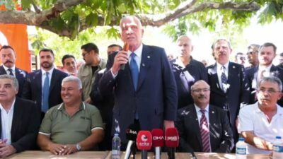 İYİ Parti Genel Başkanı Müsavat Dervişoğlu, Bursa’nın Çeltikçi köyündeki çiftçilerle