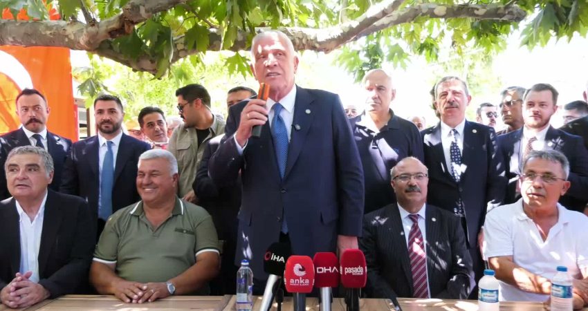 İYİ Parti Genel Başkanı Müsavat Dervişoğlu, Bursa’nın Çeltikçi köyündeki çiftçilerle