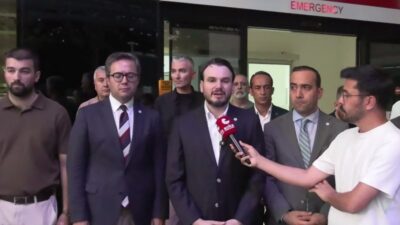 İYİ Parti Genel Başkan Yardımcısı Cenk Özatıcı, Kurtuluş Parkı'nda polis
