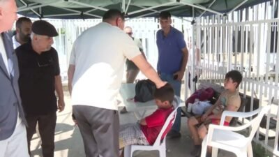 İzmir Büyükşehir Belediye Başkanı Cemil Tugay, Konak Pazaryeri Mahallesi'nde kurulan