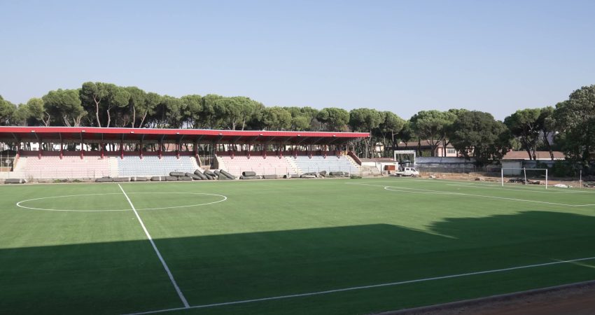 İzmir Büyükşehir Belediyesi Ödemiş Saraçoğlu Stadı’nın zeminini yeniledi İzmir Büyükşehir Belediyesi, Ödemişli sporcuların kullandığı Saraçoğlu Stadı’nın yaklaşık 8