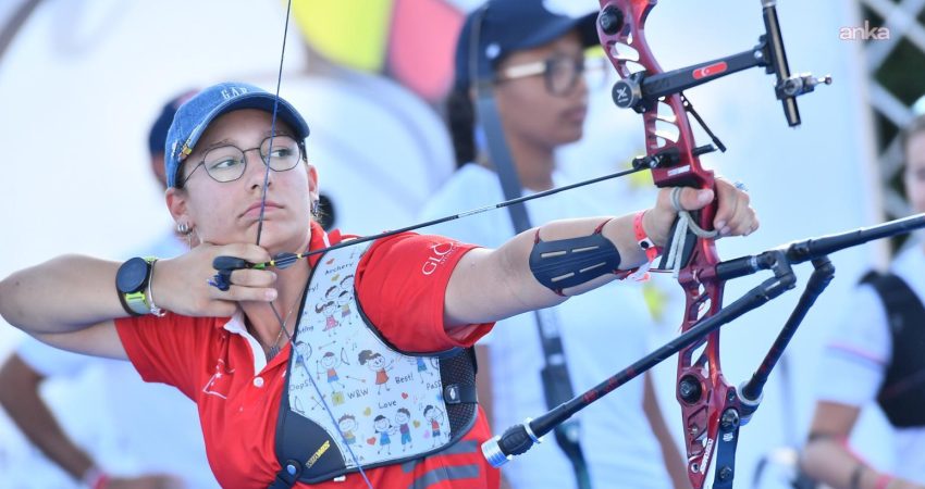 İzmir Büyükşehir Belediyesi Spor Kulübü’nün milli sporcuları Dünya Yenihayat ve