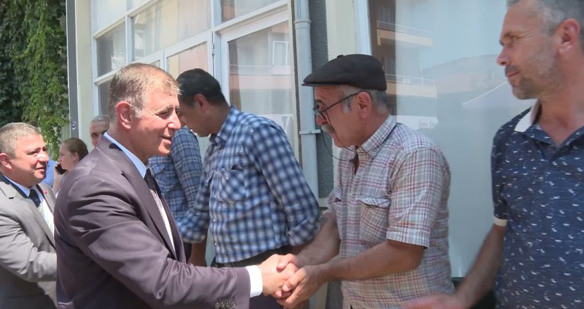 İzmir Büyükşehir Belediyesi, kent genelindeki incir üreticilerinin ürün kalitesini artırmak
