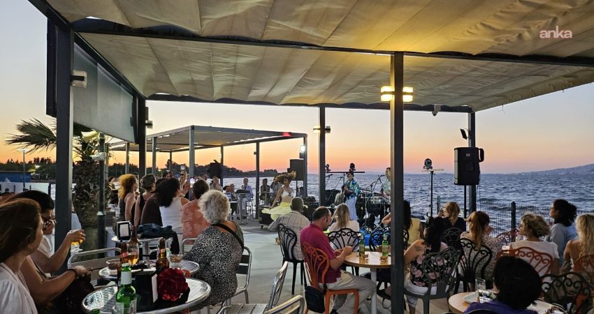 İzmir Marina’da yaz akşamlarını müzikle buluşturan Marina Geceleri, ağustos ayında