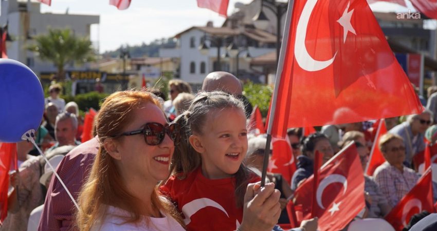 İzmir Büyükşehir Belediyesi, 30 Ağustos Zafer Bayramı’nın 104. yıl dönümünü