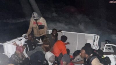 İzmir’in Foça ve Dikili ilçeleri açıklarında, Sahil Güvenlik ekiplerince gerçekleştirilen