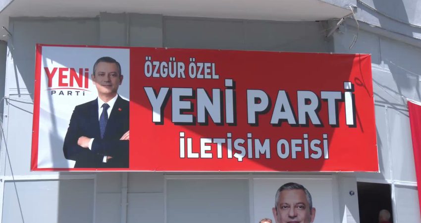 Eski İzmir Büyükşehir Belediye Başkanı Aziz Kocaoğlu, eski CHP Genel
