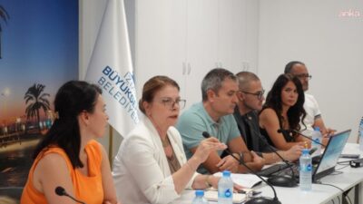 İzmir'deki 30 ilçe belediyesi yetkilileri, konutlarda güneş enerjisi kullanımının yaygınlaşmasının